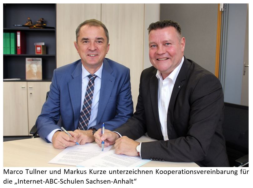 Marco Tullner und Markus Kurze unterzeichnen Kooperationsvereinbarung für die „Internet-ABC-Schulen Sachsen-Anhalt“ 
